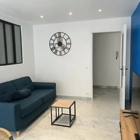 Apartment Emplacement De Premier Ordre En Bas Des Plages Et Des Commerces