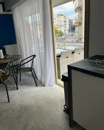 Emplacement De Premier Ordre En Bas Des Plages Et Des Commerces Juan-les-Pins